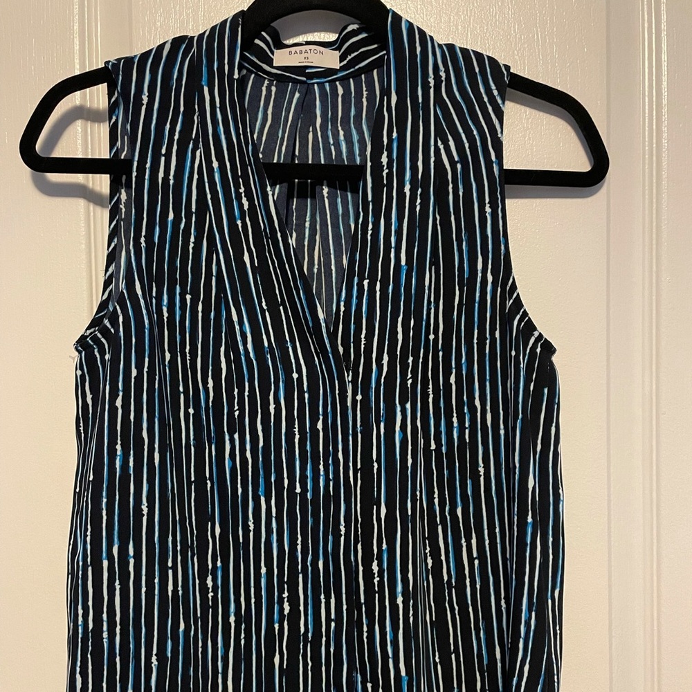 Worn Once/Aritzia Babaton sleeveless power blouse size  XS